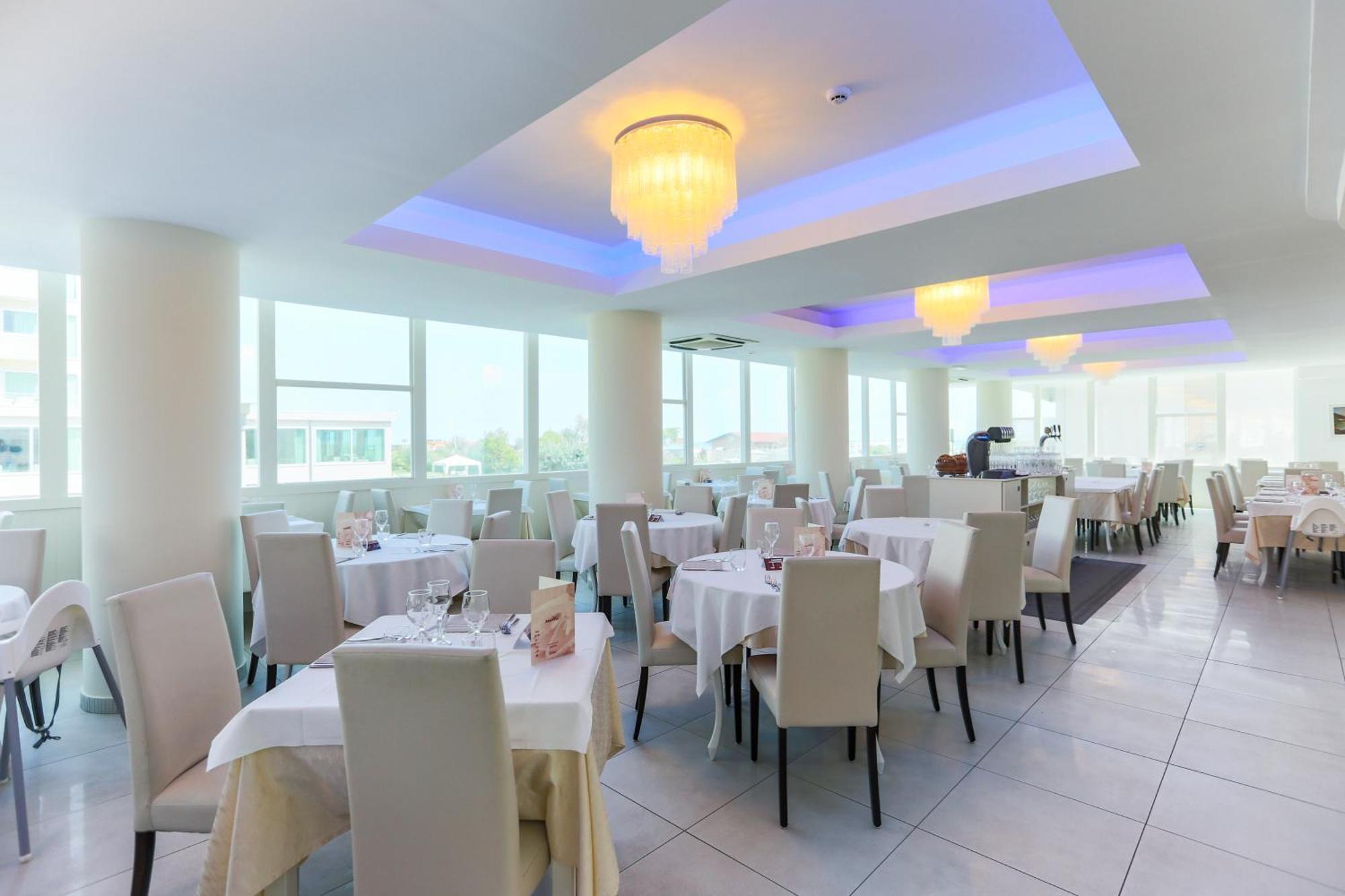 Hotel King - Azzurro Club Milano Marittima Esterno foto