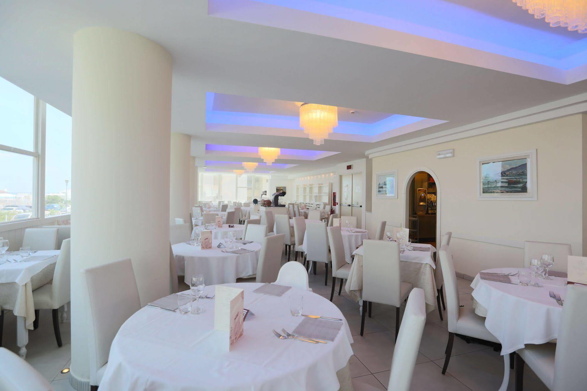 Hotel King - Azzurro Club Milano Marittima Esterno foto