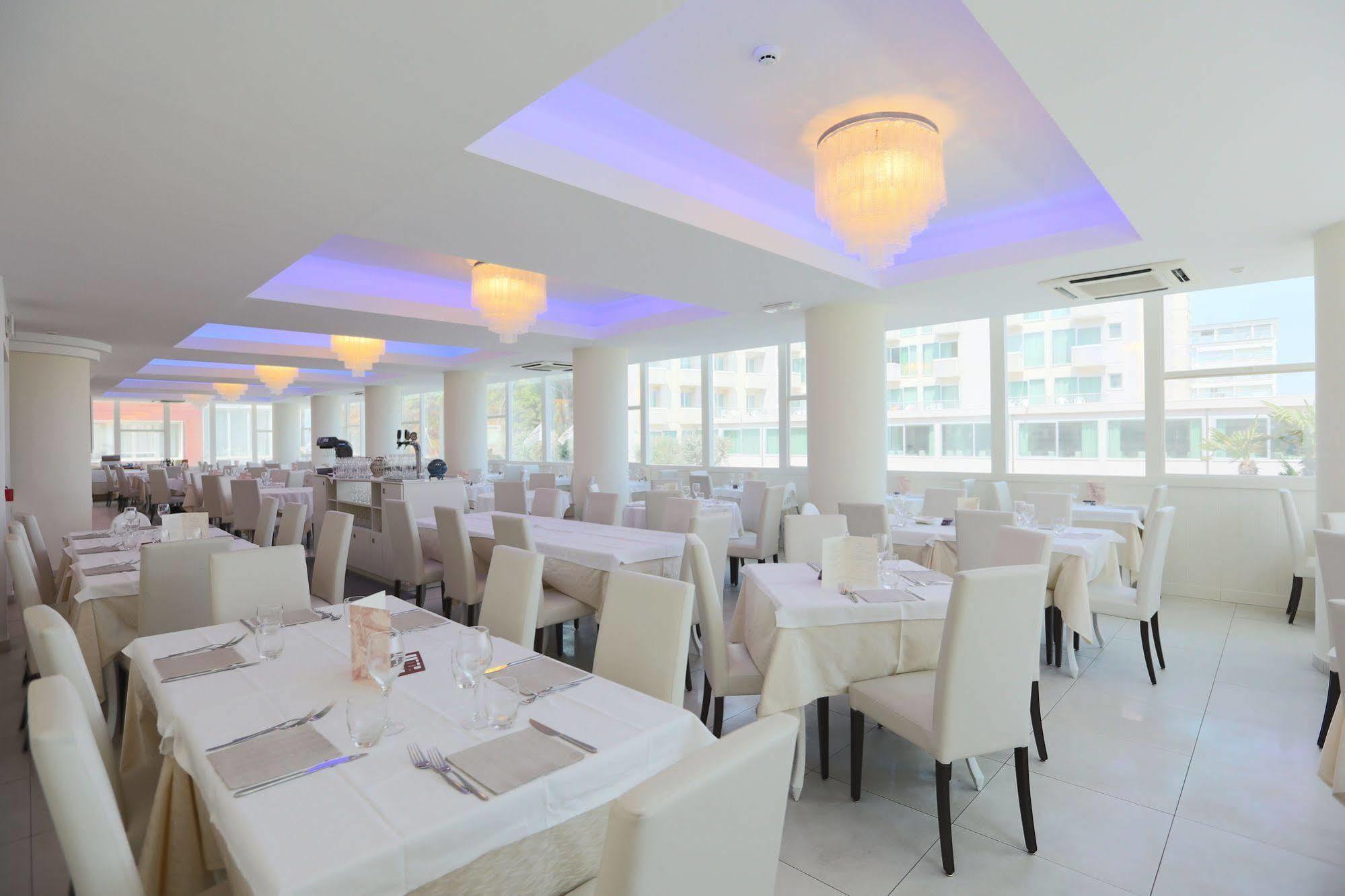 Hotel King - Azzurro Club Milano Marittima Esterno foto