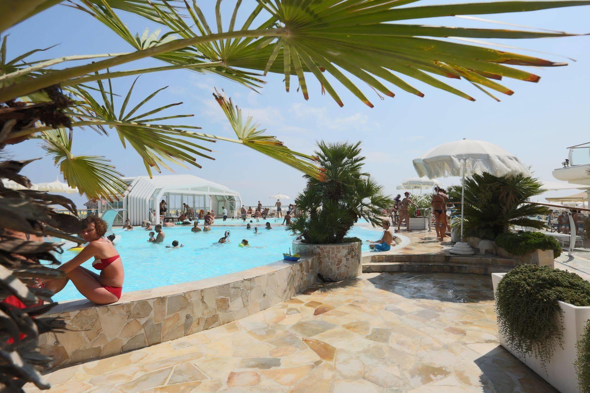 Hotel King - Azzurro Club Milano Marittima Esterno foto