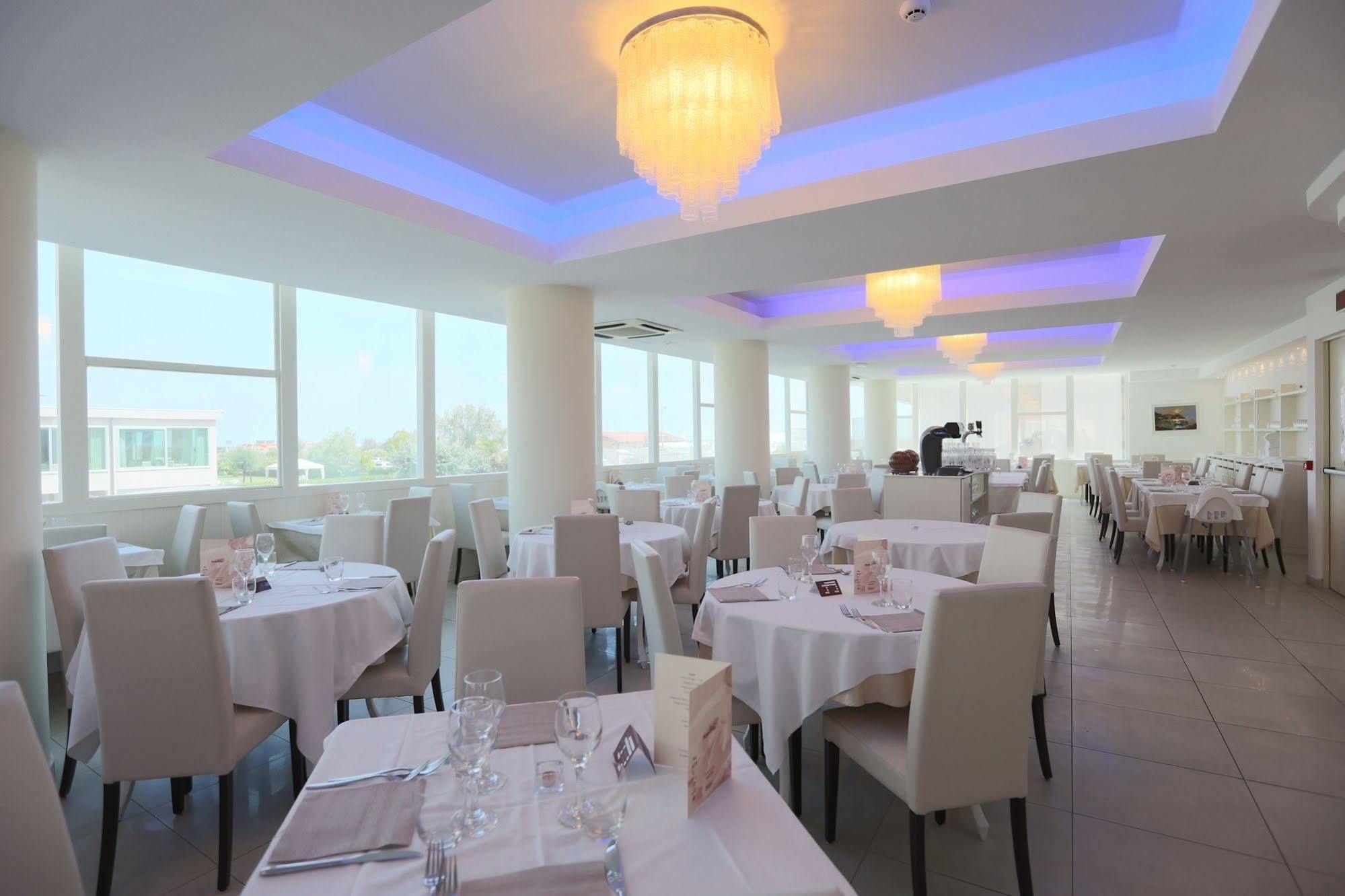 Hotel King - Azzurro Club Milano Marittima Esterno foto